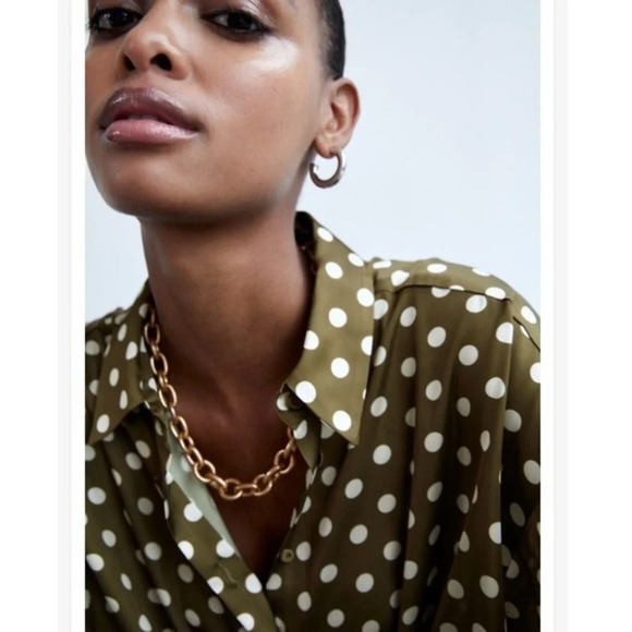 Zara satin effect green polka  dot blouse - Picture 5 of 11